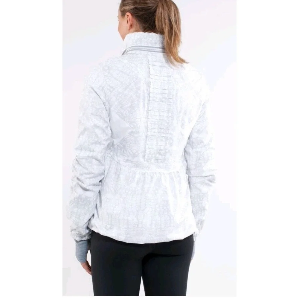 Lululemon Run Hustle Jacket Womens Size 6 White Reflective Print With Hood